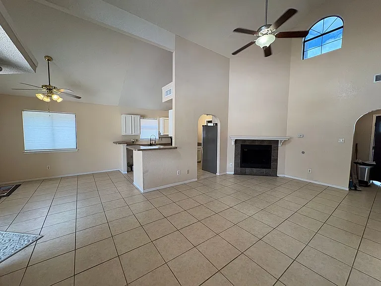 7118 Golden Hawk Dr — Photo 4