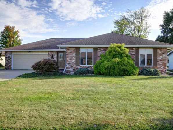 313 Evergreen Dr, Macomb, IL 61455
