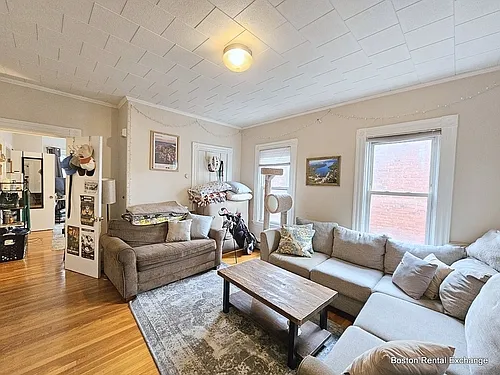 18 Mansfield St #2 — Photo 2