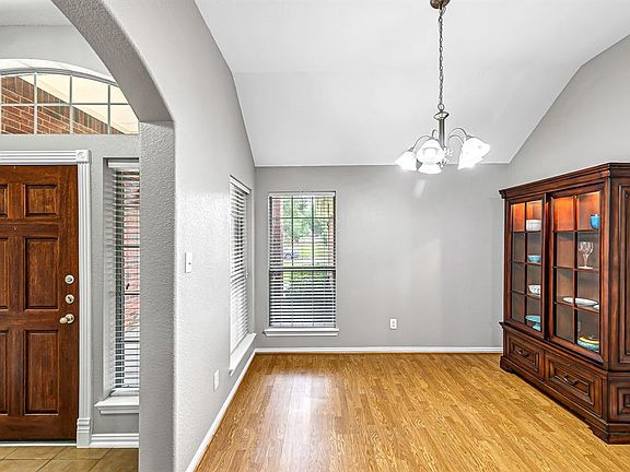 4th image of 6311 Alicia Way Dr