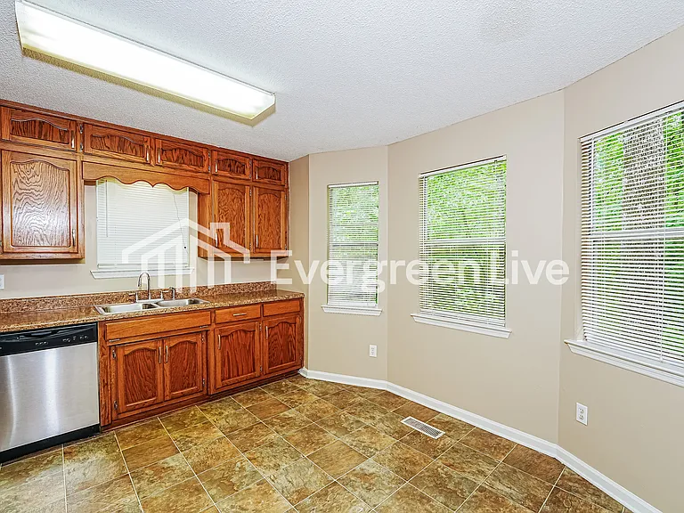 5815 Willow Crest Dr — Photo 6