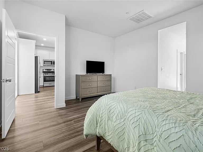 9446 Sequoia Ridge Ave — Photo 13