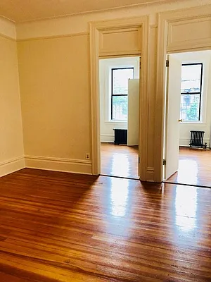 Rented by Zikos Realty Services | media 44