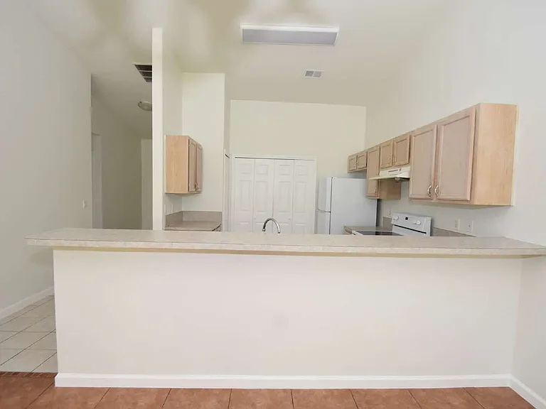 30 Eton Ln #B — Photo 7