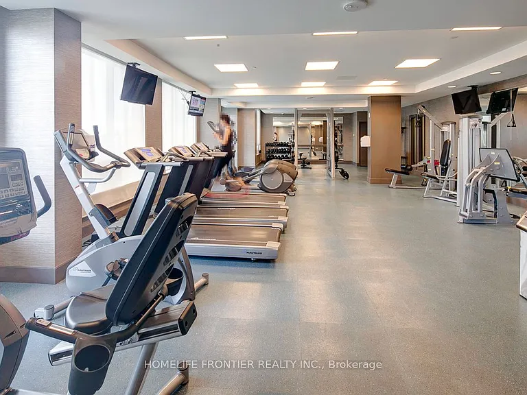 7167 Yonge St #906 — Photo 3