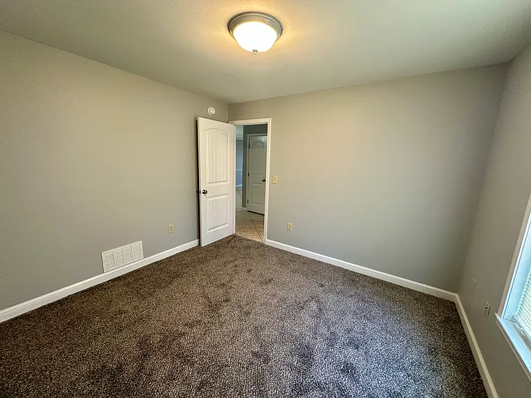 737 Southland Dr #1 — Photo 8