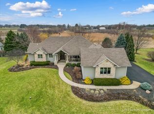 11N390 Hunter Trl, Elgin, IL 60124