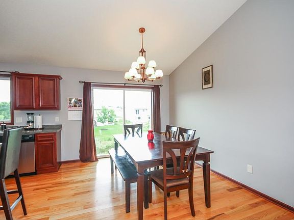 5th image of 15451 Wintergreen St NW