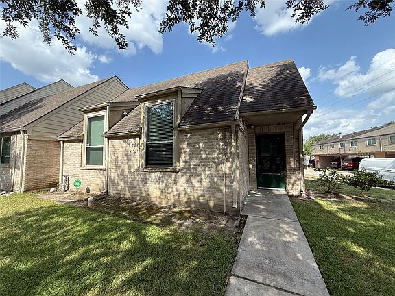2nd image of 15510 Weldon Dr