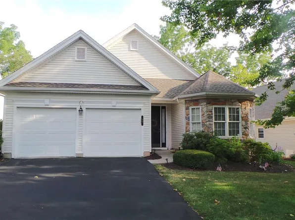 94 Glenmoor Cir S, Easton, PA 18045