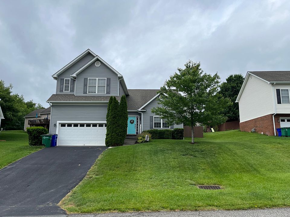 1st image of 210 Meadow Dr NW