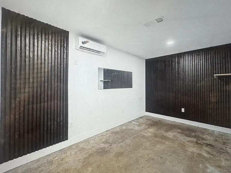 928 Duty Ave — Photo 2