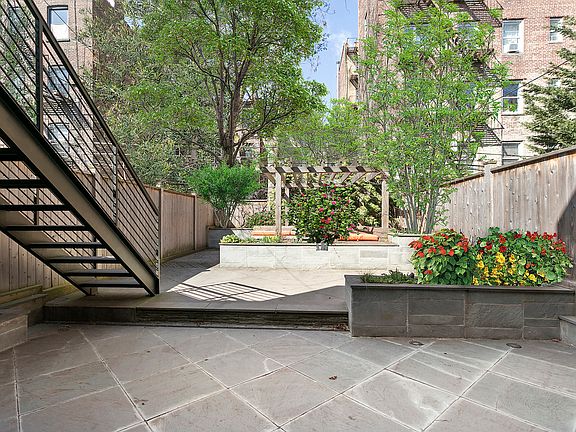 3rd image of 314 Carlton Ave #1