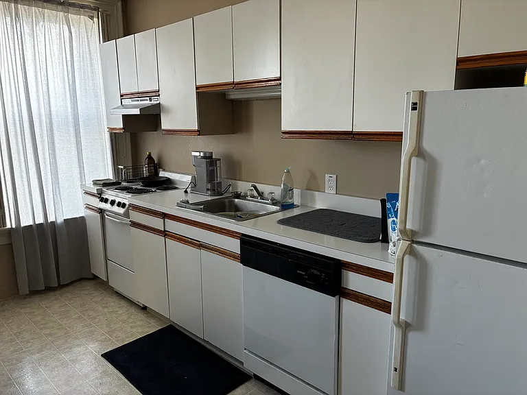 63 Albany St #3A — Photo 5