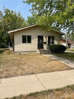 1st image of 237 26th Ave N