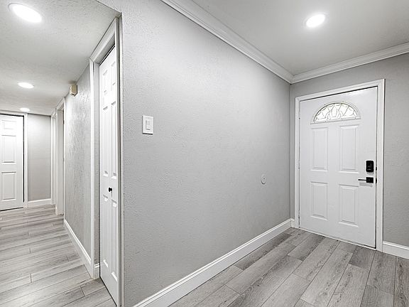 5th image of 541 Ridgemont Dr