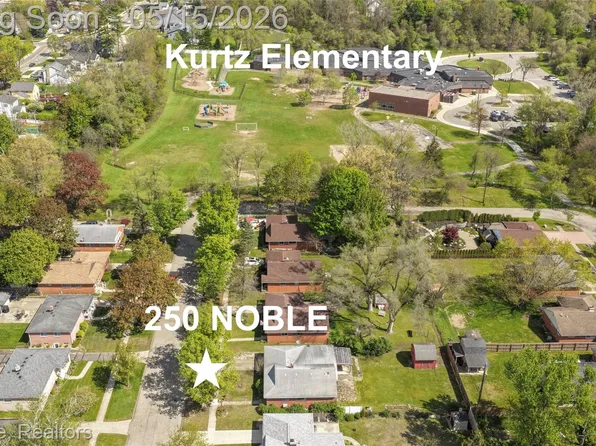 250 Noble St, Milford, MI 48381