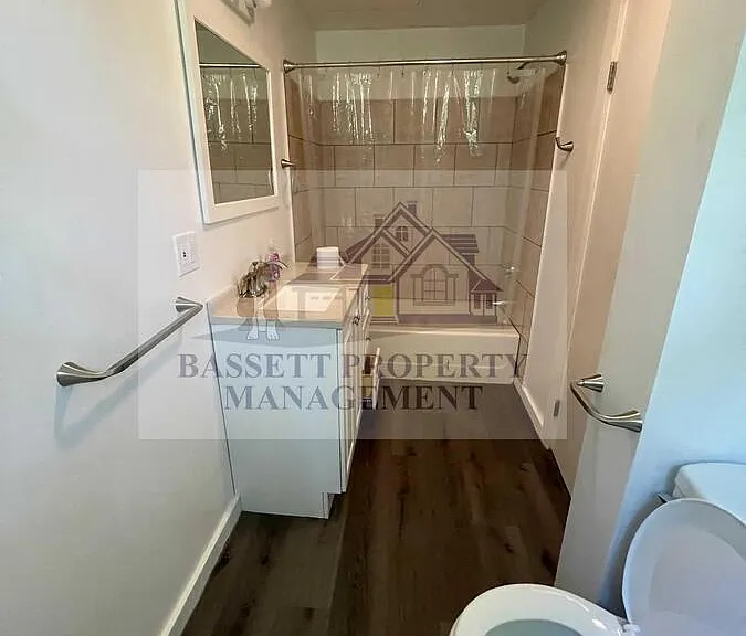 109 E Albert St #1W — Photo 12