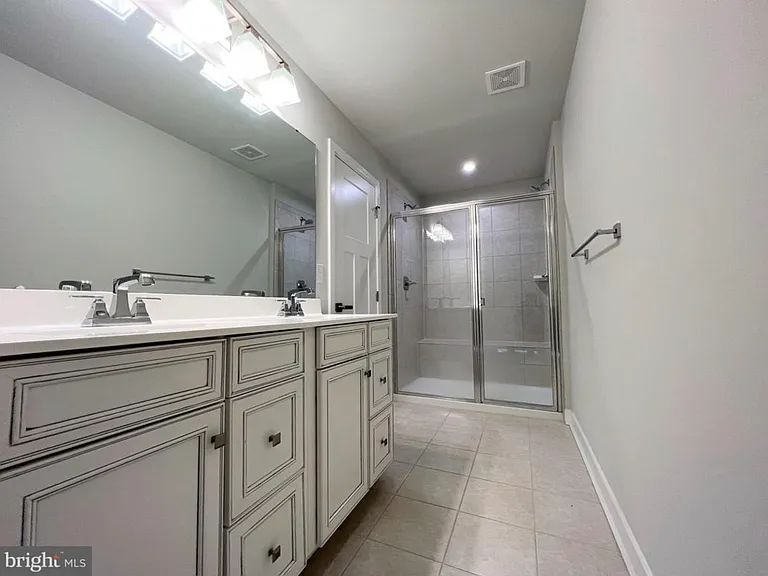 511 Swansea Dr — Photo 11