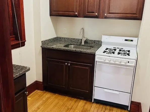 220 Hamilton St #1, Cambridge, MA 02139