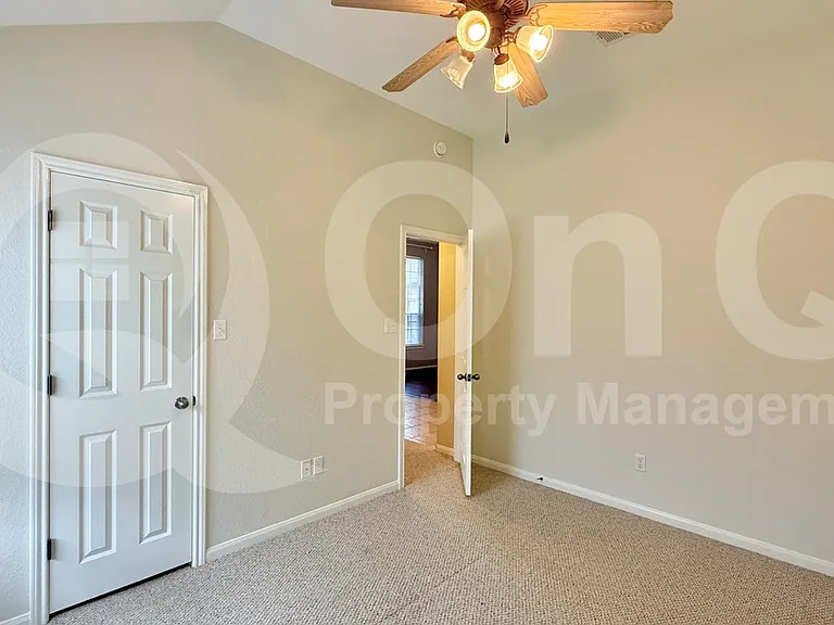 18905 Stirling Castle Ct — Photo 14