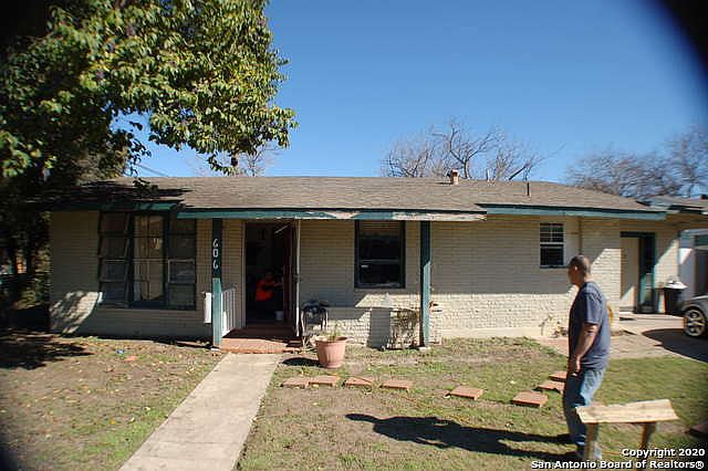 1st image of 606 Brookview Dr