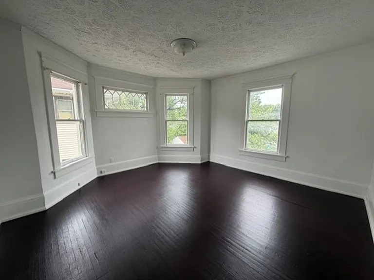 1518 Woodland Ave NW — Photo 13