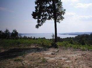 525 Turtle Point Ln, Waverly, TN 37185