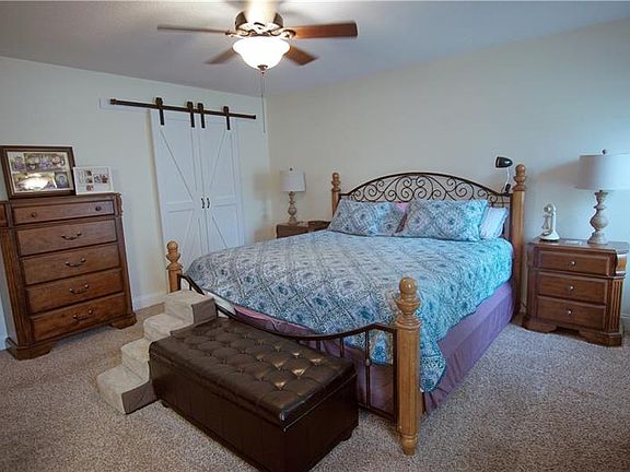5th image of 1516 Long Pond Dr