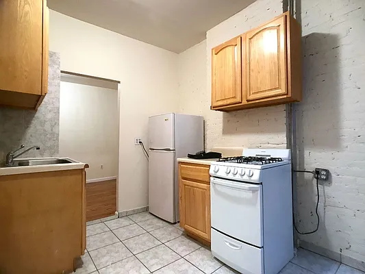 Rented by Sovereign Associates | media 25