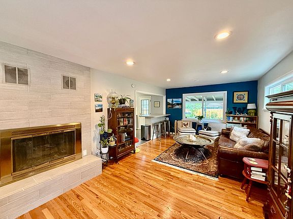 2nd image of 516 Valley Rd