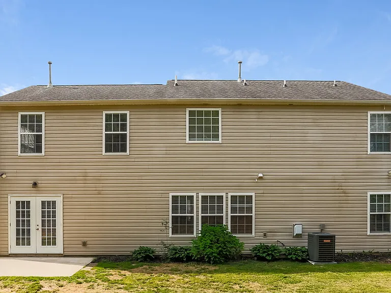 1304 Ivey Pointe Dr — Photo 17