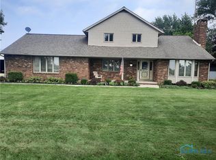 2330 N Raab Rd, Swanton, OH 43558
