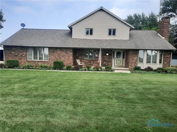 2330 N Raab Rd, Swanton, OH 43558