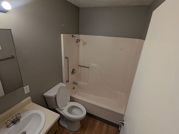 2nd image of 1724 E Milwaukee Ave #6