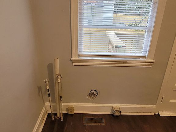 4th image of 3232 Brookwood Ct #B