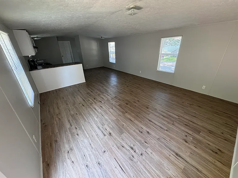 5885 Island Dr — Photo 4