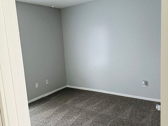 2nd image of 2621 Howe Ave #1B-1Ba-650Sqft