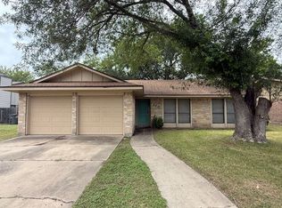 110 Concord Ln, Victoria, TX 77901