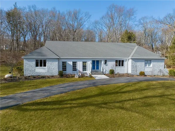 11 Grove Hill Road, Woodbridge, CT 06525