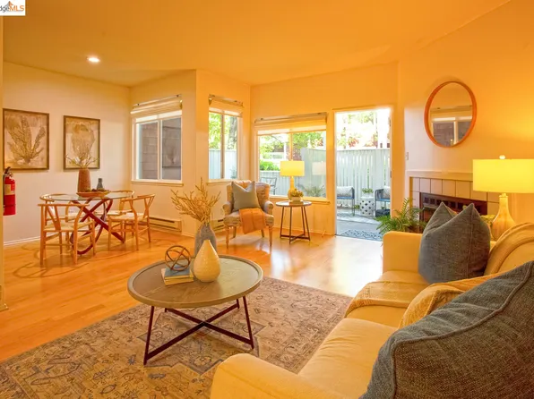 95 Marina Lakes Dr, Richmond, CA 94804