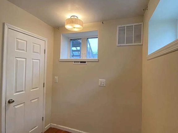 5th image of 78 Sumner Ave #1