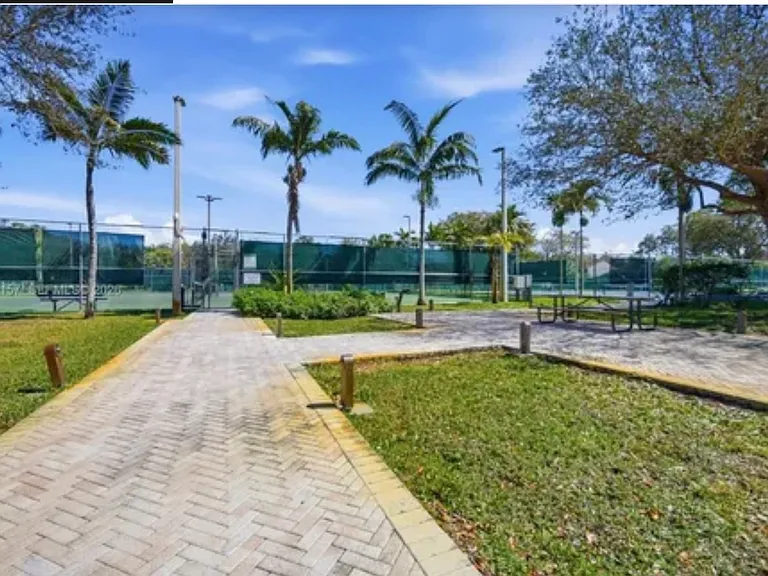11013 SW 113th Pl — Photo 14