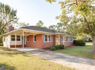 2018 Tebeau St, Waycross, GA 31501