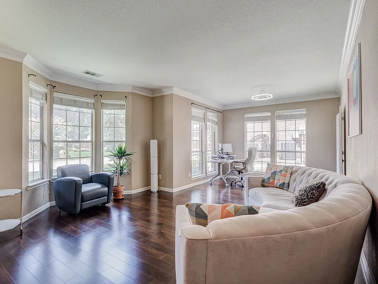 2816 Lakehollow Ln — Photo 7
