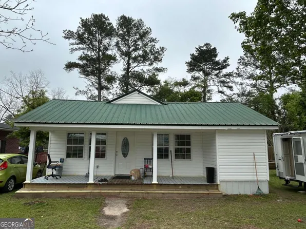 205 N Rushing St, Glennville, GA 30427