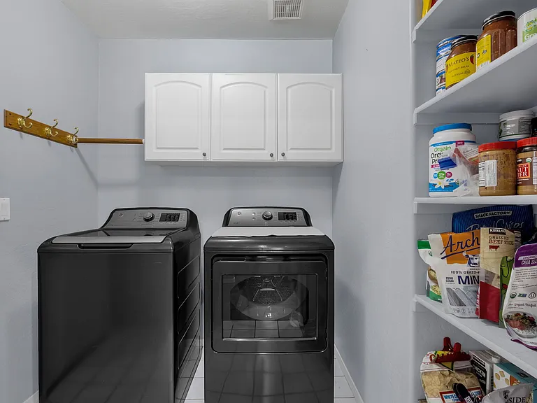 4801 W Harrison St — Photo 12