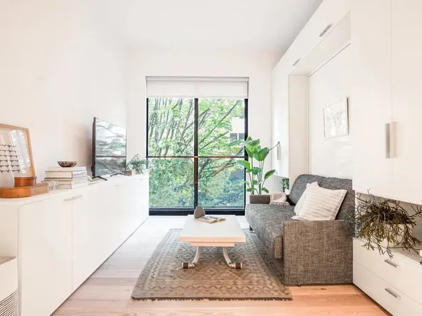 335 East 27th Street 9B image 3 of 10