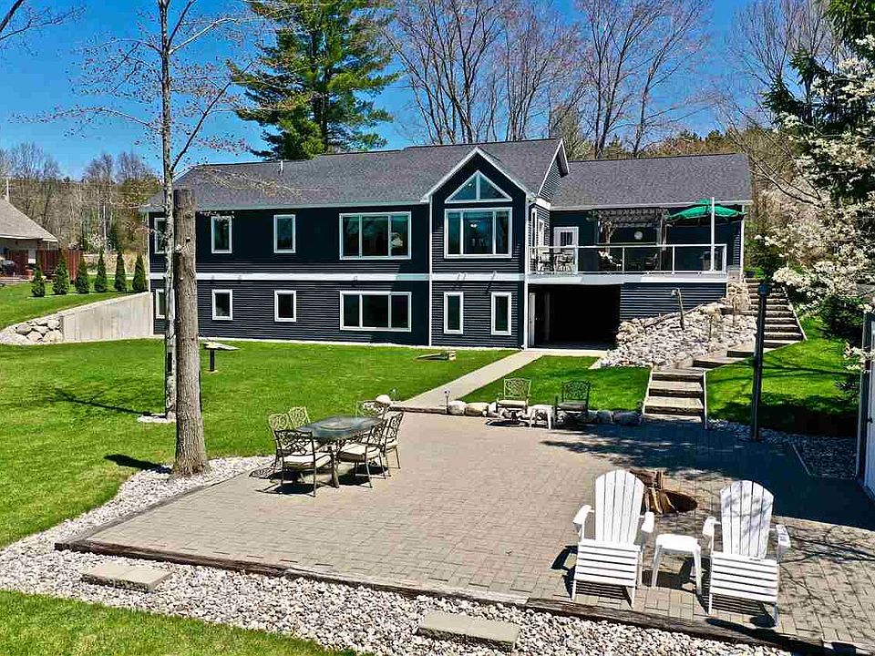 1st image of 419 Arbutus Dr