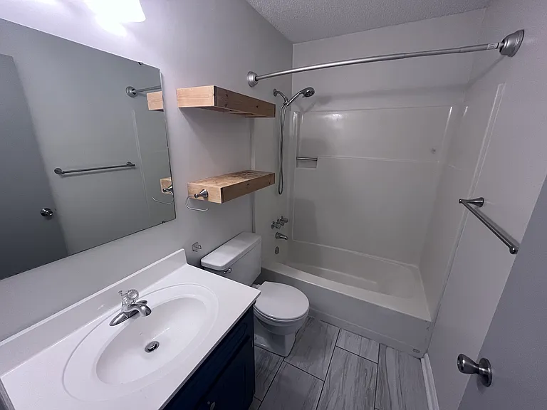 113 Cornwall Ct — Photo 21